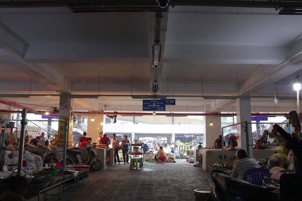 Cần tuyên truyền và đối thoại với tiểu thương